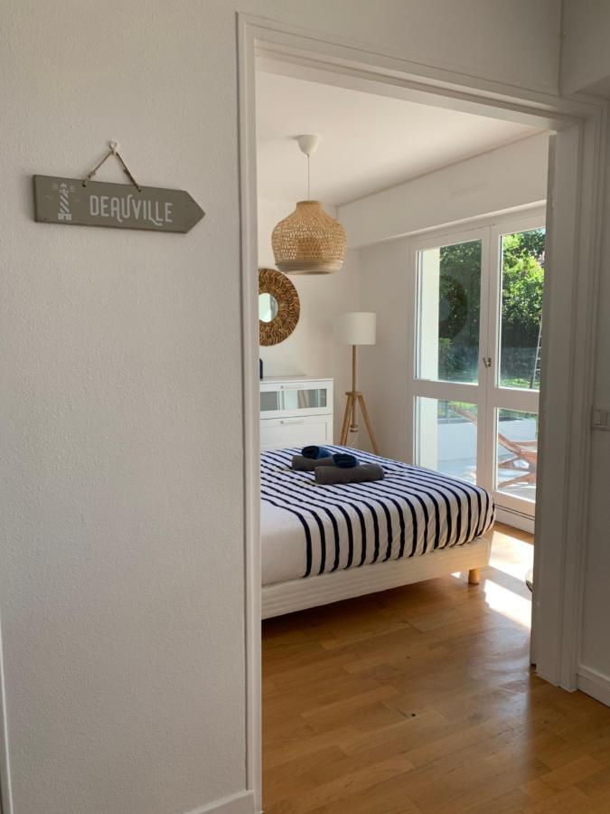Trouville, Appartement Renove Avec Grande Terrasse Au Calme Eksteriør bilde